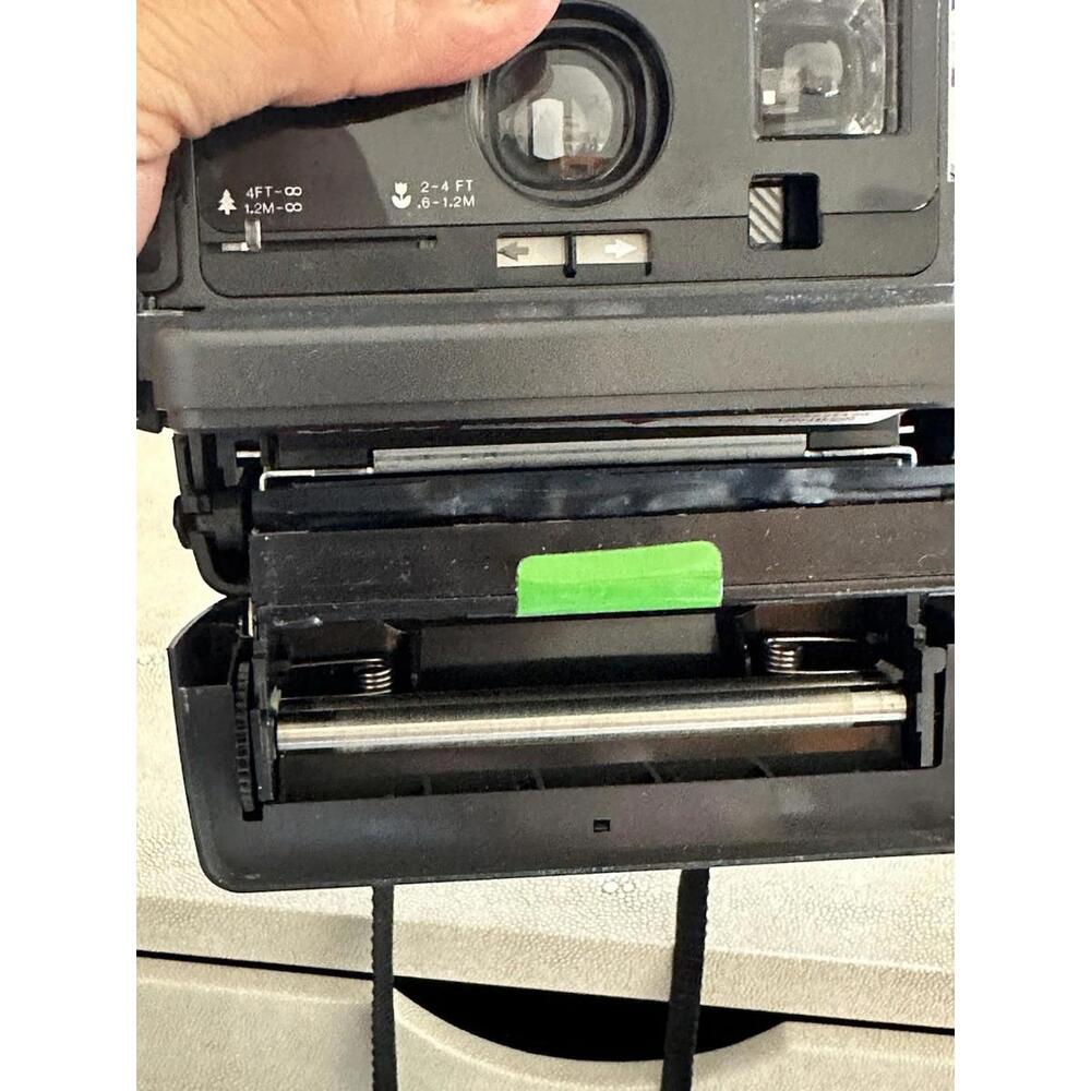 Polaroid One Step 600 Film Instant Camera w Flash Untested w/Strap Vintage - Picture 9 of 9